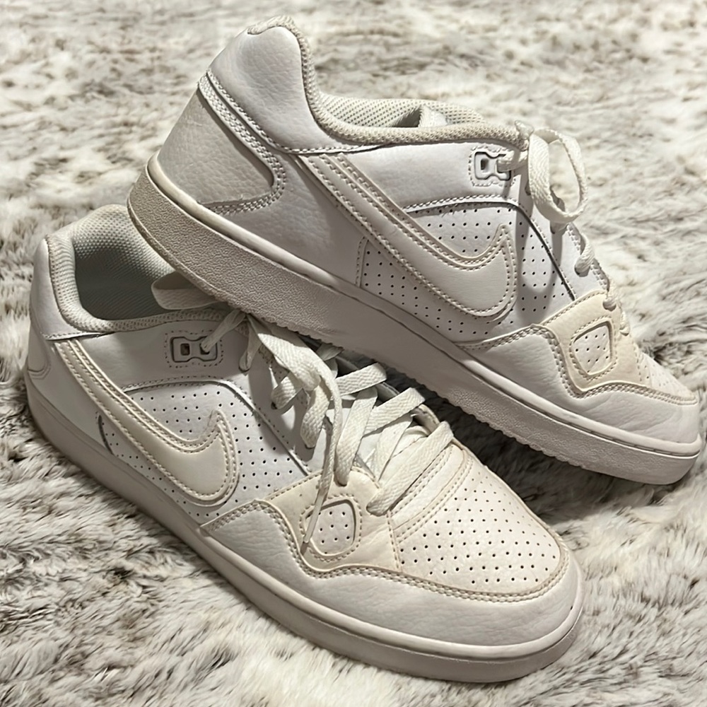 Men’s Nike force size 9